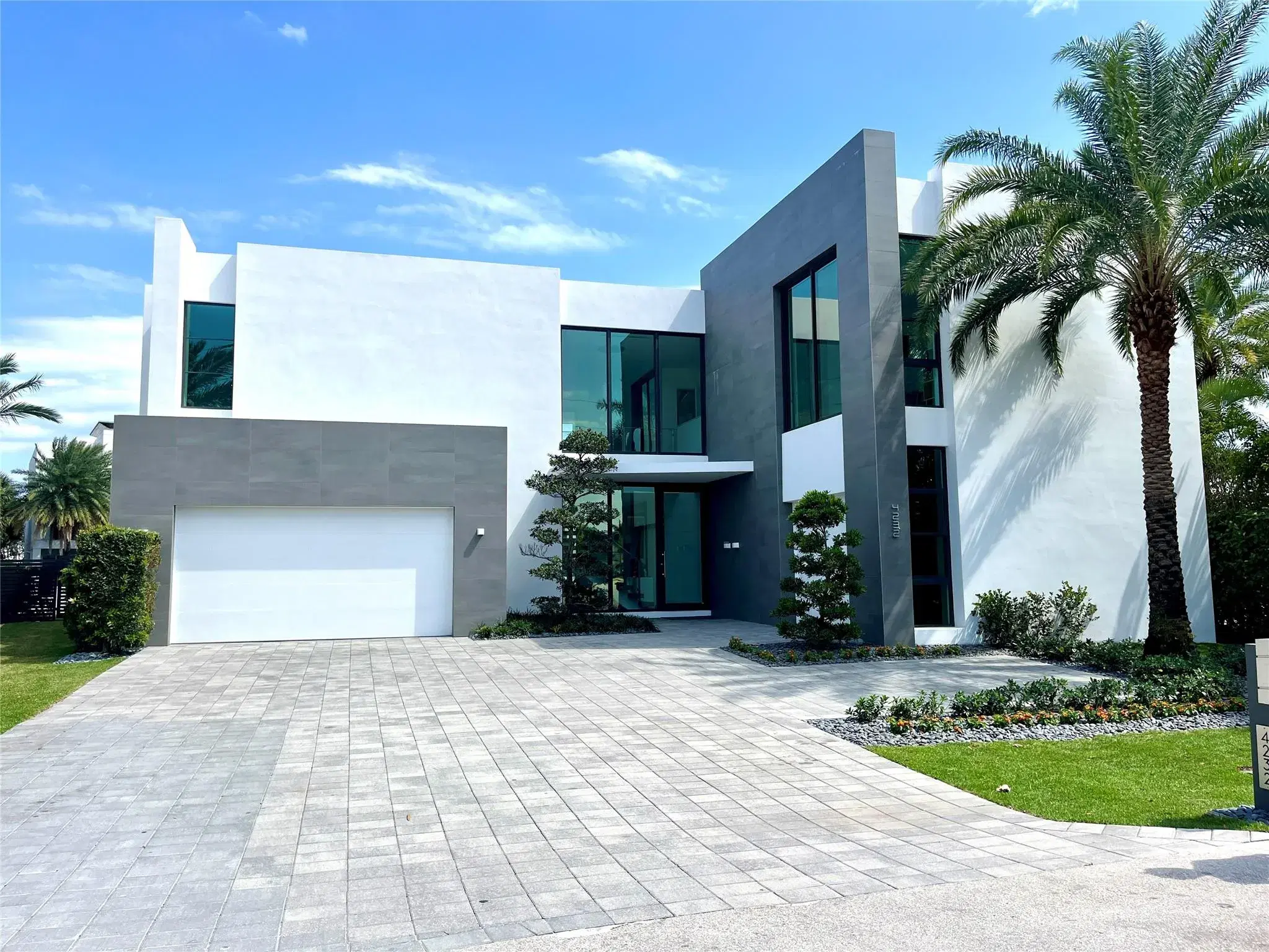 Picture of 4232 E Tradewinds Ave, Lauderdale By The Sea, FL 33308