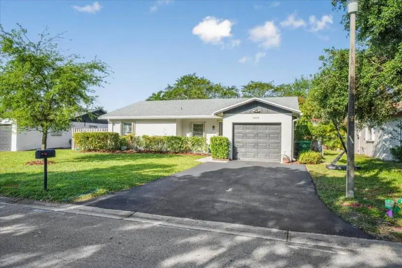 Picture of 2428 NW 98Th Ln, Coral Springs FL 33065