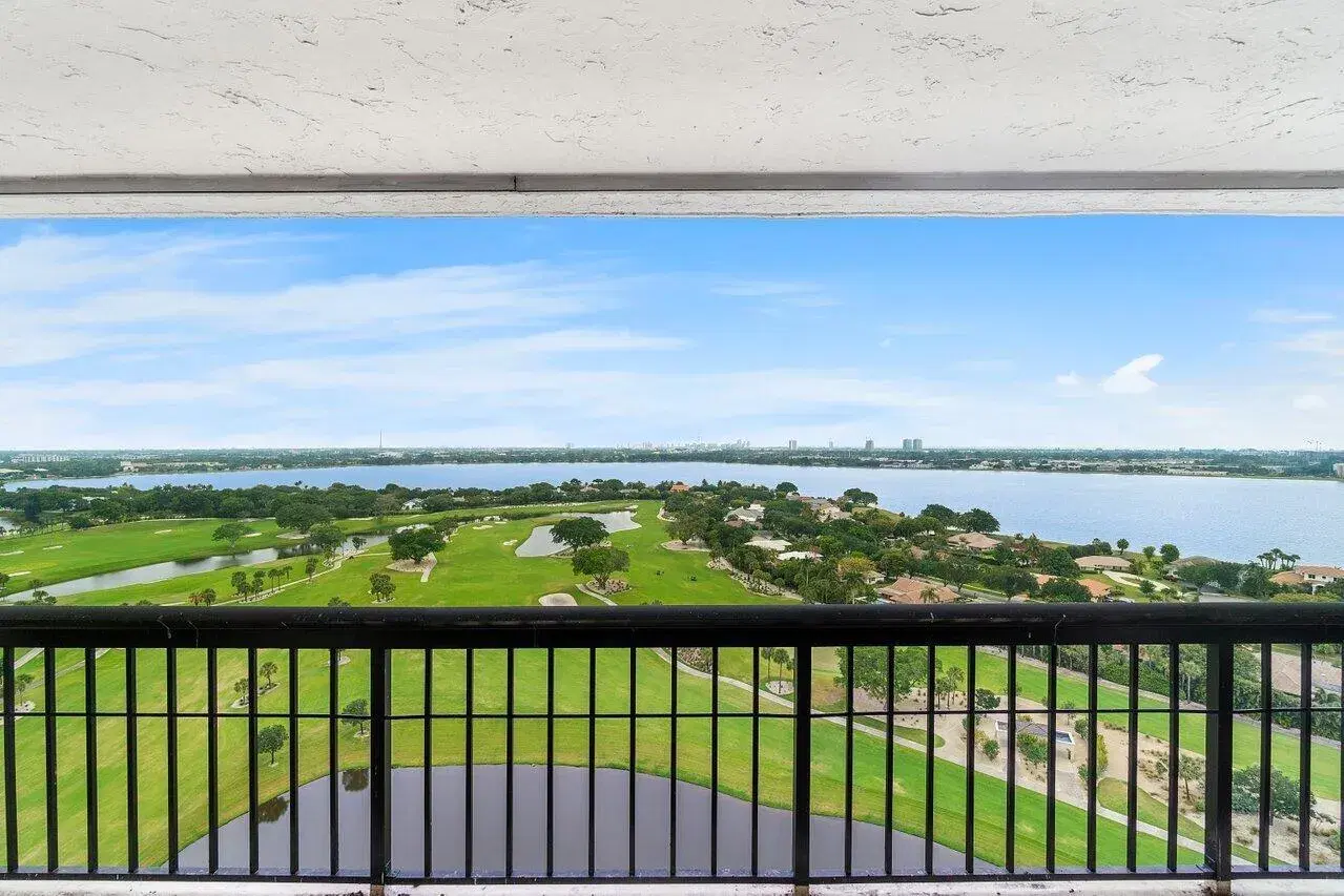Picture of 1900 Consulate Place 2001, West Palm Beach, FL 33401