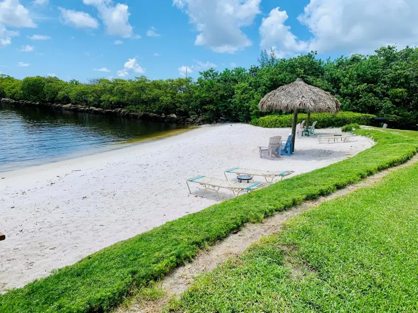 Picture of 1100 Scotia Drive 102, Hypoluxo FL 33462