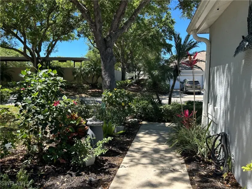 Picture of 20699 Country Barn Dr, Estero FL 33928