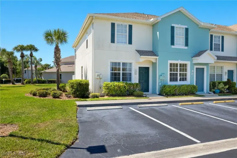 Picture of 3627 Pine Oak Cir 101, Fort Myers FL 33916