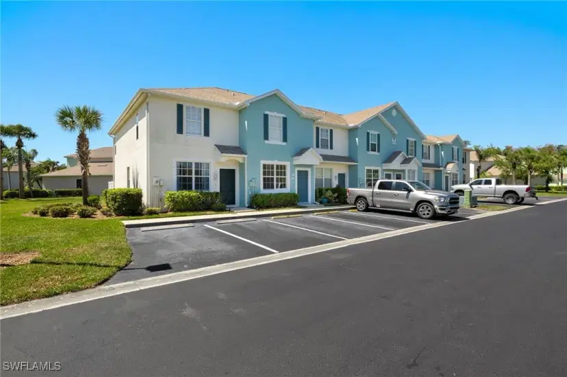 Picture of 3627 Pine Oak Cir 101, Fort Myers FL 33916