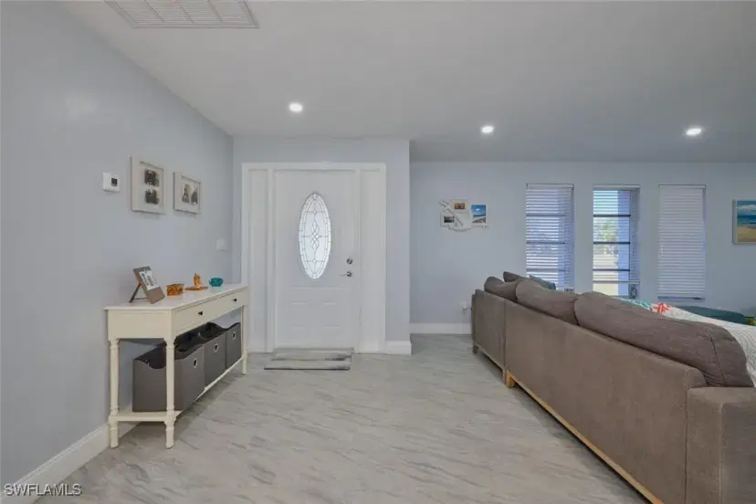 Picture of 233 SE 10Th Ter, Cape Coral FL 33990