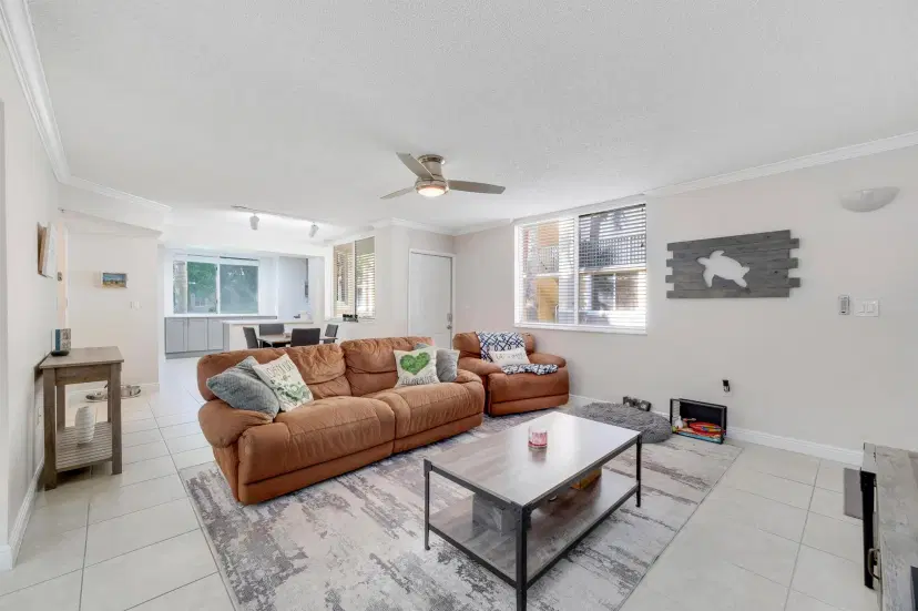 Picture of 500 Scotia Drive 106, Hypoluxo FL 33462