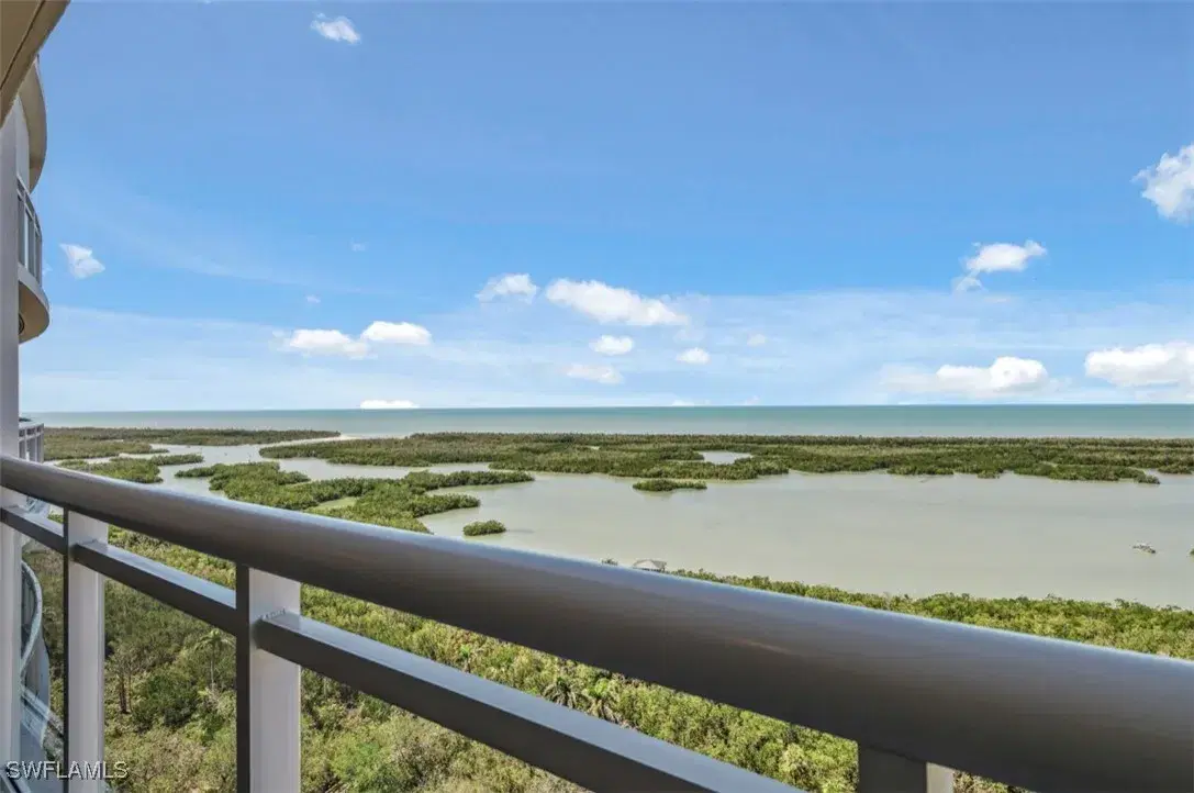 Picture of 13935 Old Coast Rd 2005, Naples, FL 34110
