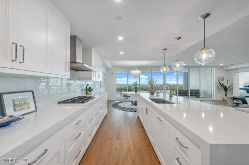Picture of 13935 Old Coast Rd 2005, Naples FL 34110