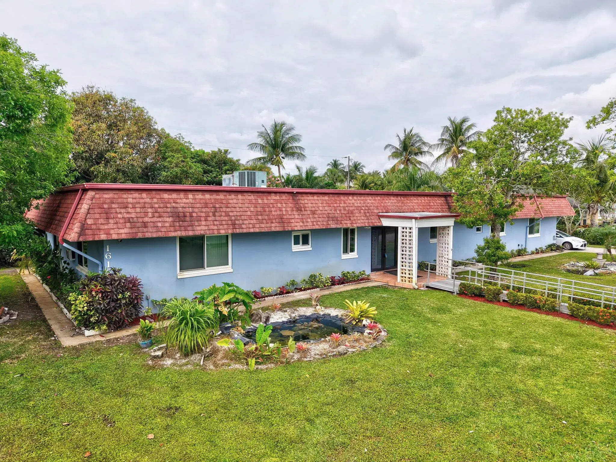 Picture of 1616 Crandon Avenue, Mangonia Park, FL 33407