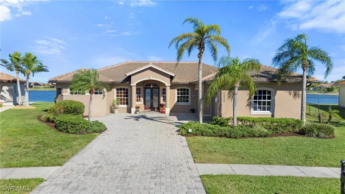 Picture of 2225 Valencia Lakes Cir, Naples, FL 34120