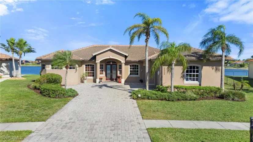 Picture of 2225 Valencia Lakes Cir, Naples FL 34120