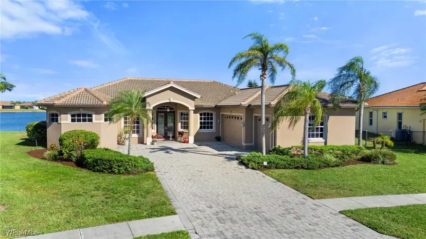 Picture of 2225 Valencia Lakes Cir, Naples FL 34120