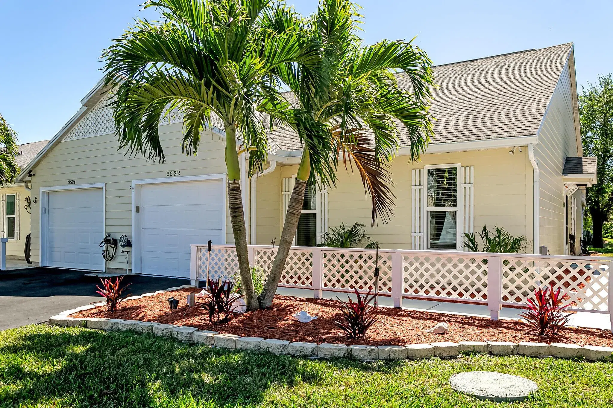Picture of 2522 SE Tropical East Circle E, Port St Lucie, FL 34952