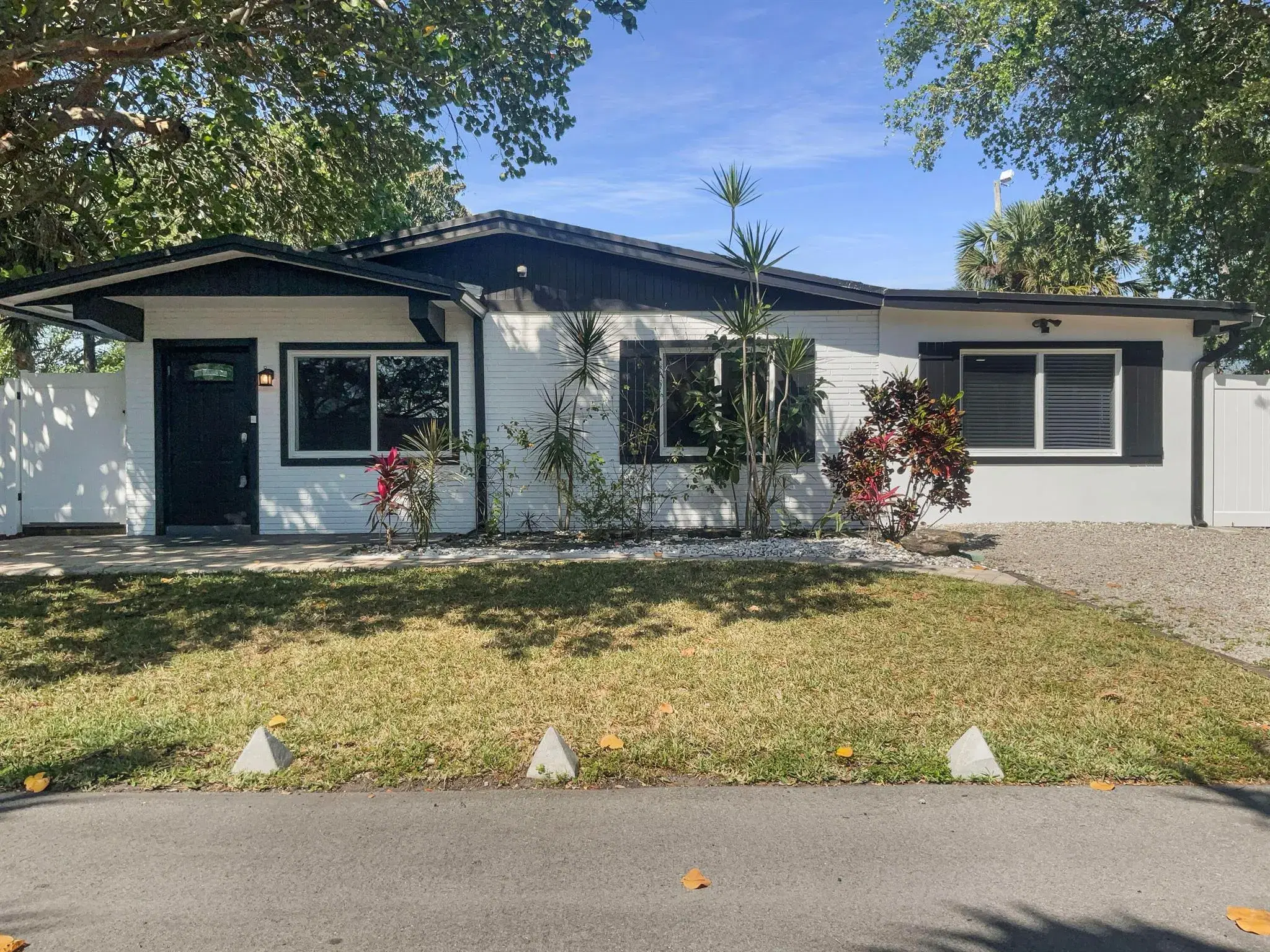 Picture of 3233 SW 14Th Avenue, Fort Lauderdale, FL 33315