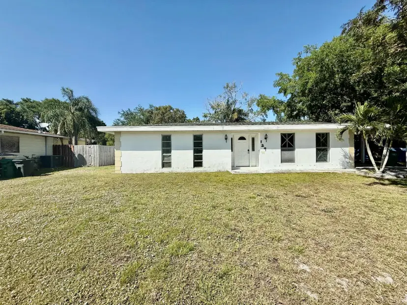 Picture of 129 NE Tunison Avenue, Port St Lucie FL 34983