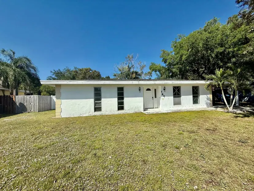 Picture of 129 NE Tunison Avenue, Port St Lucie FL 34983