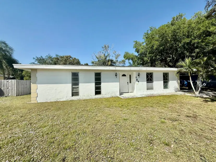 Picture of 129 NE Tunison Avenue, Port St Lucie FL 34983