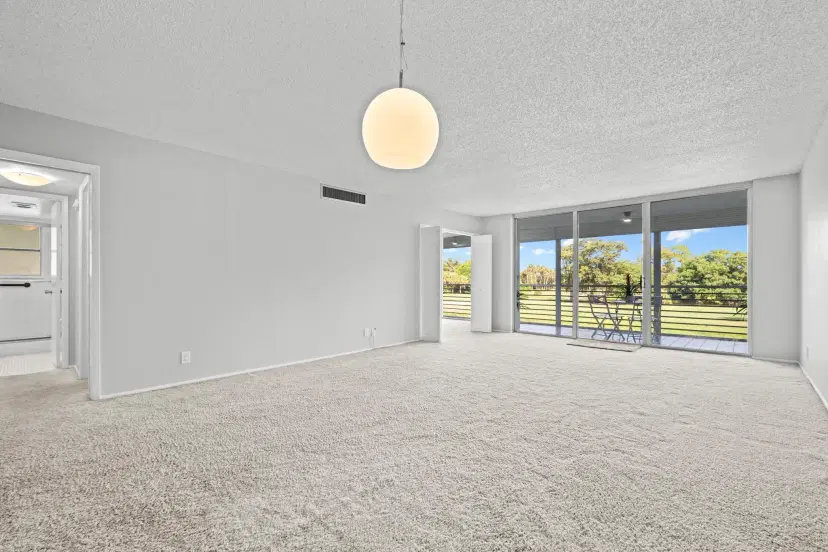 Picture of 3505 Oaks Way 212, Pompano Beach FL 33069