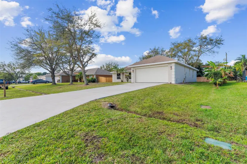 Picture of 1658 SE Harp Ln, Port St Lucie FL 34983