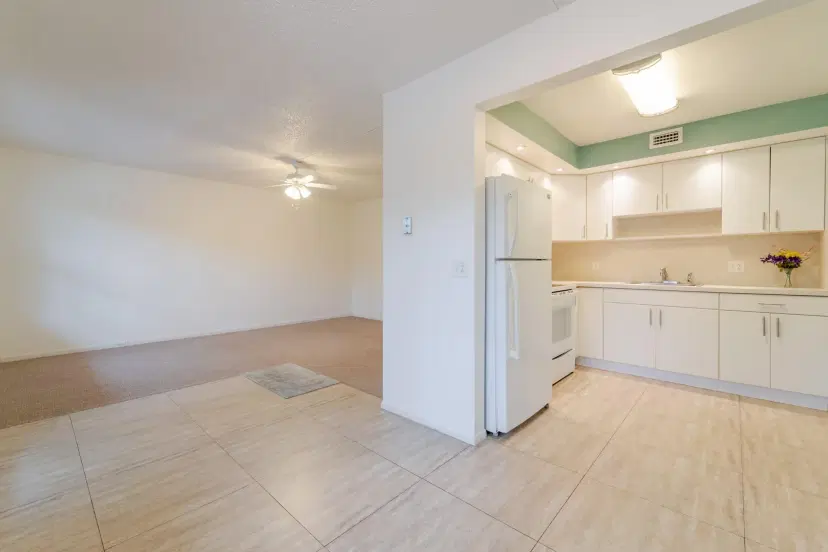 Picture of 13475 SW 9Th St 310A, Hollywood FL 33027