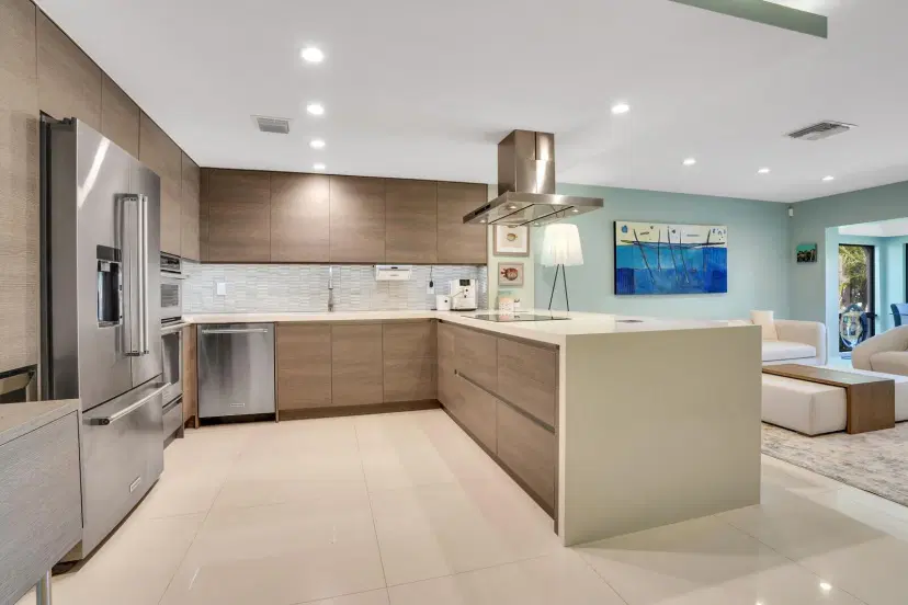Picture of 2399 Treasure Isle Drive 17, Palm Beach Gardens FL 33410