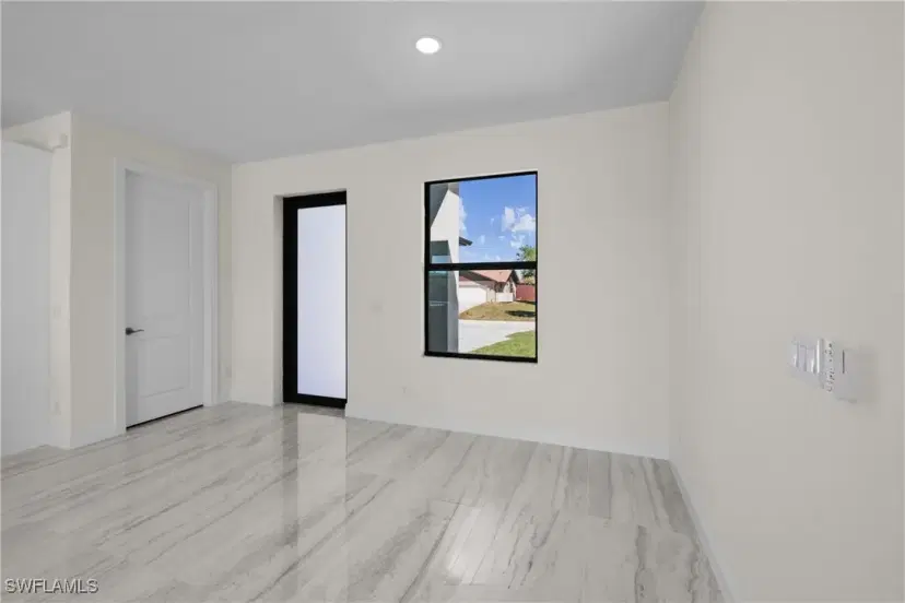 Picture of 1511 Evalena Ln, North Fort Myers FL 33917