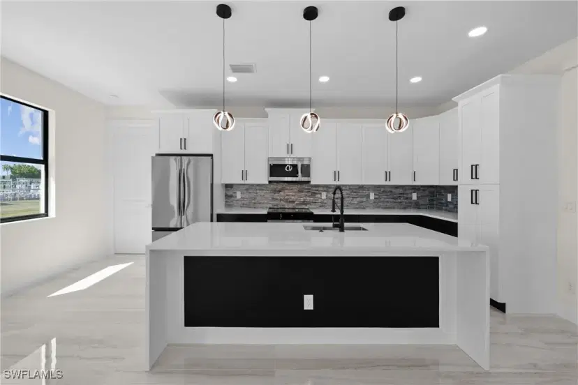 Picture of 1511 Evalena Ln, North Fort Myers FL 33917