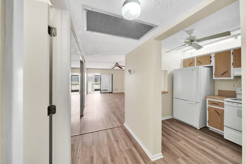 Picture of 9233 SW 8Th St 117, Boca Raton FL 33428