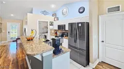 Picture of 1505 N Gator Cir, Cape Coral, FL 33909