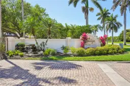 Picture of 8188 Saratoga Dr 703, Naples, FL 34113