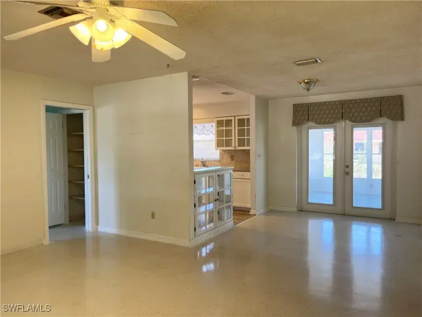 Picture of 204 Norwich Ave, Lehigh Acres FL 33936