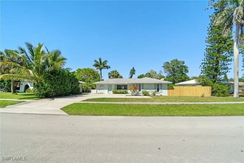 Picture of 2545 Poinciana Dr, Naples FL 34105