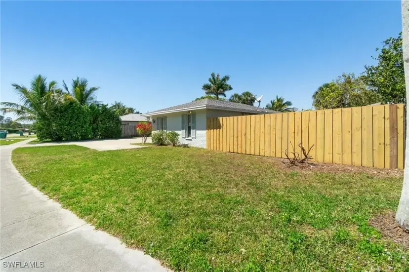 Picture of 2545 Poinciana Dr, Naples FL 34105