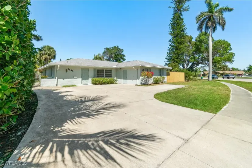Picture of 2545 Poinciana Dr, Naples FL 34105