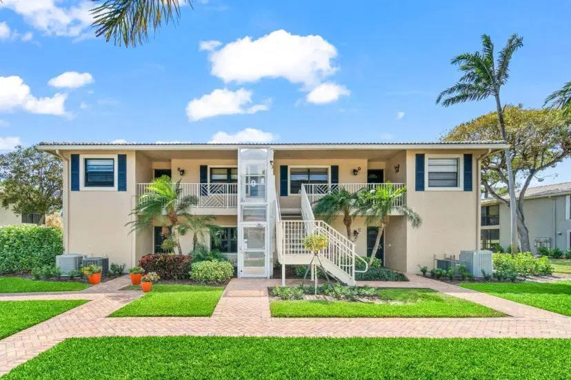 Picture of 9 Stratford Drive D, Boynton Beach FL 33436