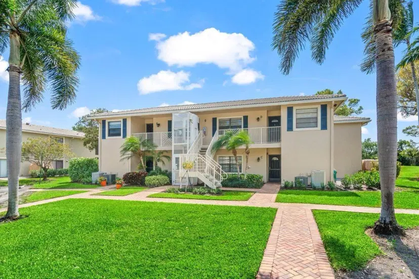 Picture of 9 Stratford Drive D, Boynton Beach FL 33436