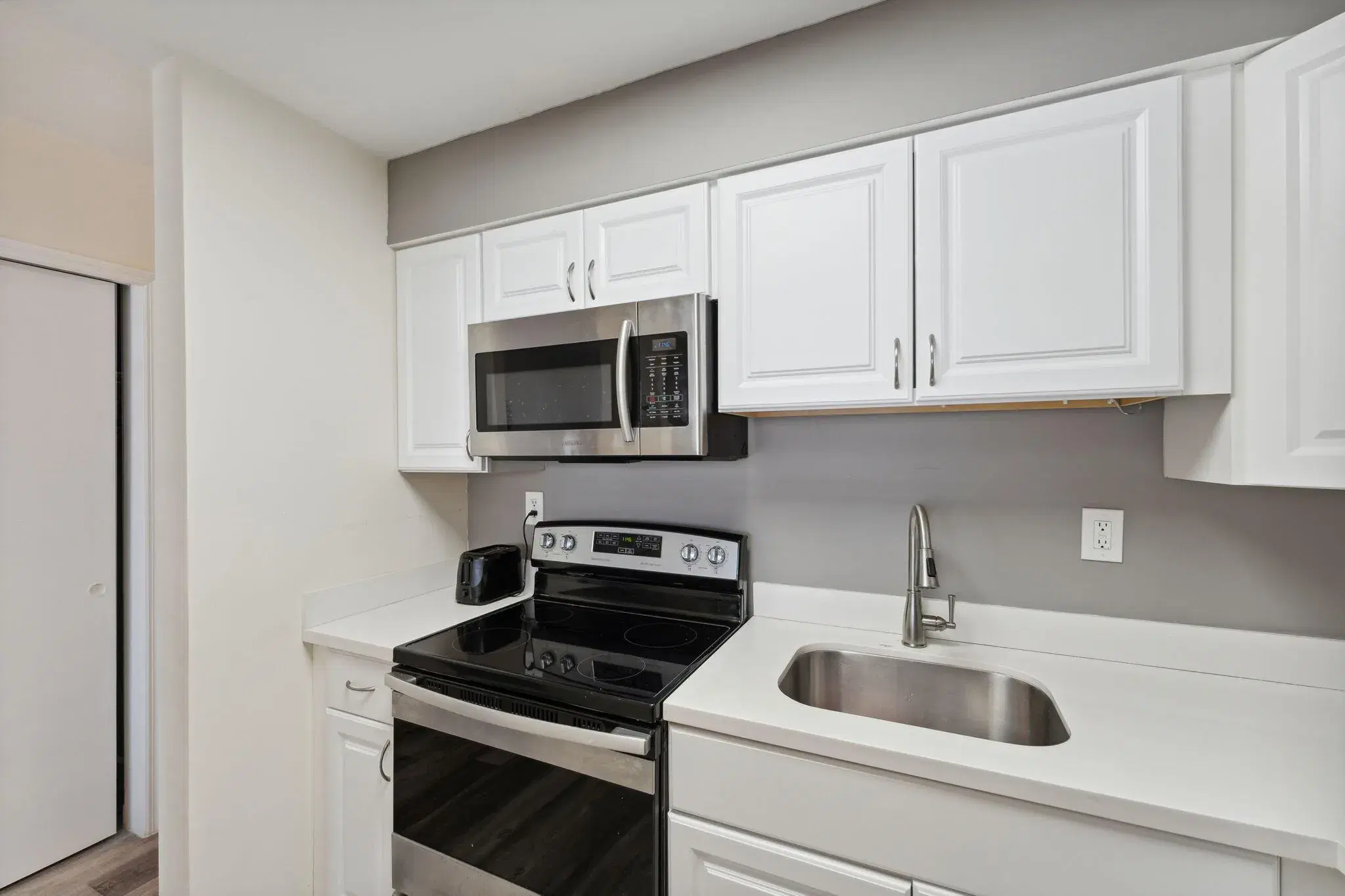 Picture of 1450 NE 170Th Street 114, North Miami Beach, FL 33162