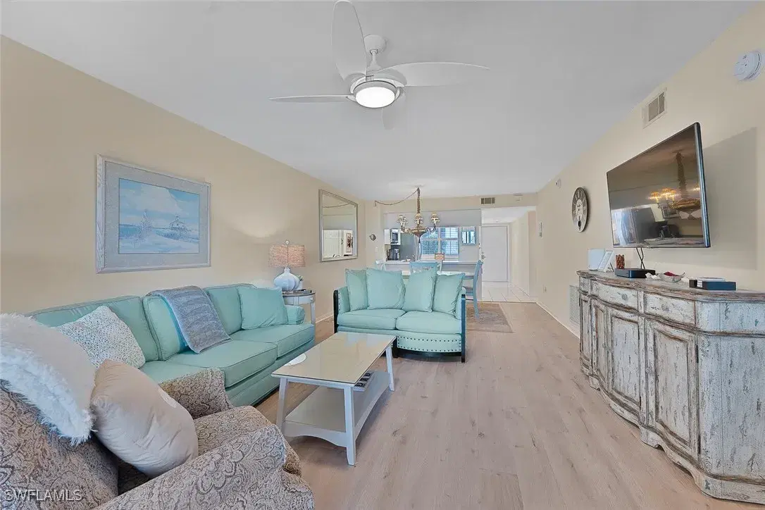 Picture of 270 Naples Cove Dr 3304, Naples, FL 34110