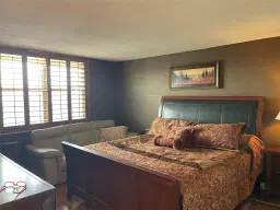 Picture of 427 Golden Isles Dr 14C, Hallandale Beach, FL 33009