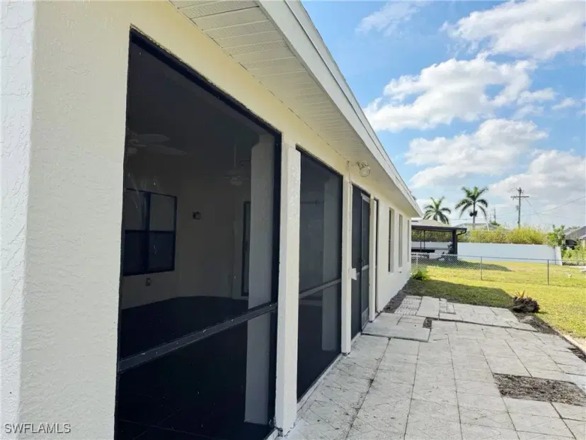 Picture of 906 SW 11Th Ct, Cape Coral FL 33991