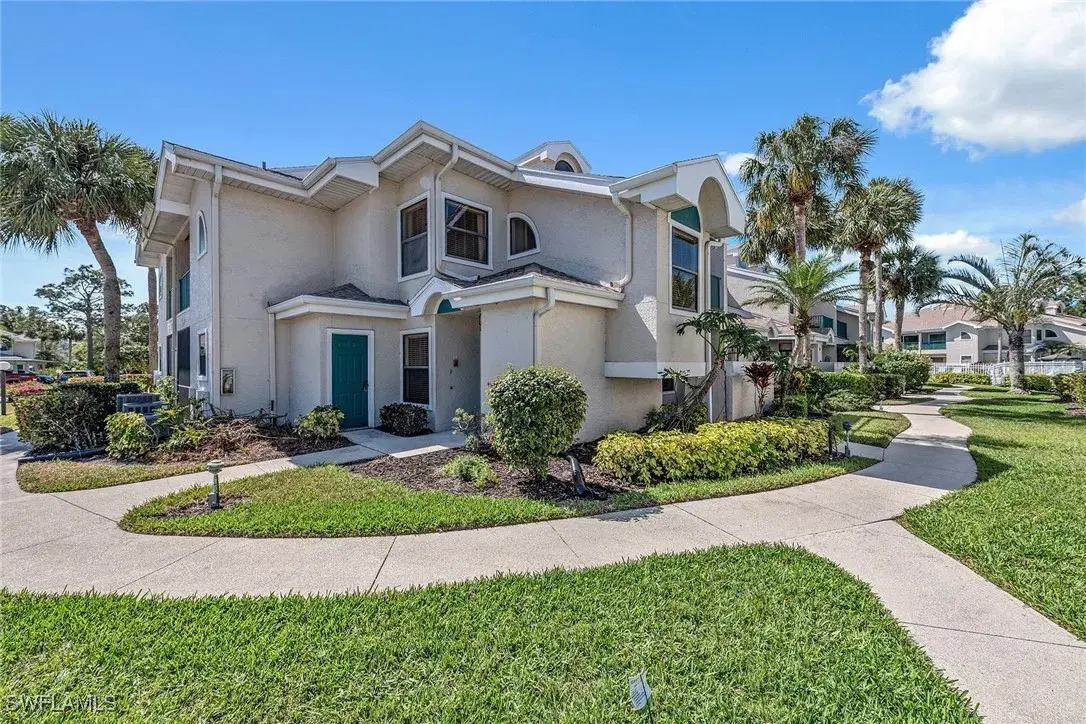 Picture of 60 Emerald Woods Dr B1, Naples, FL 34108