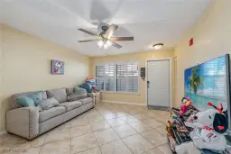 Picture of 60 Emerald Woods Dr B1, Naples, FL 34108