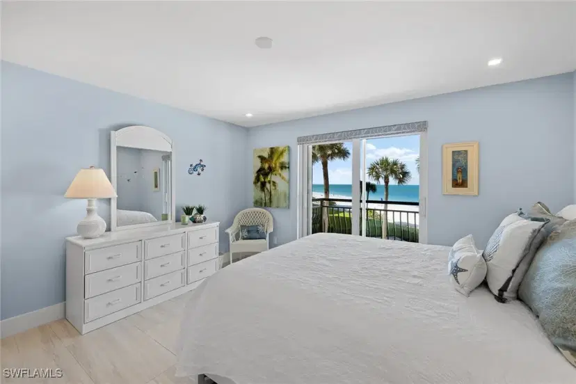 Picture of 3333 Gulf Shore Blvd N 4, Naples FL 34103