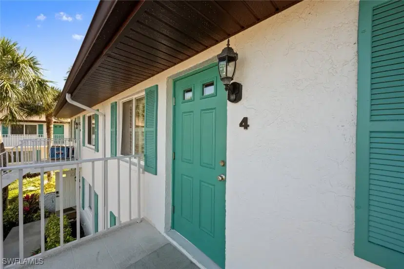 Picture of 185 Penny Ln 4, Naples FL 34112