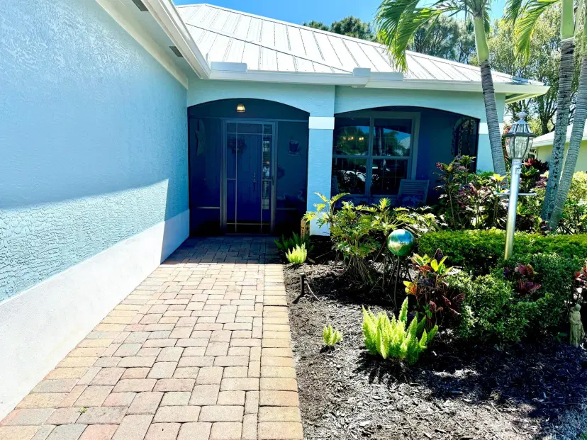 Picture of 447 11Th Square Sw, Vero Beach FL 32962