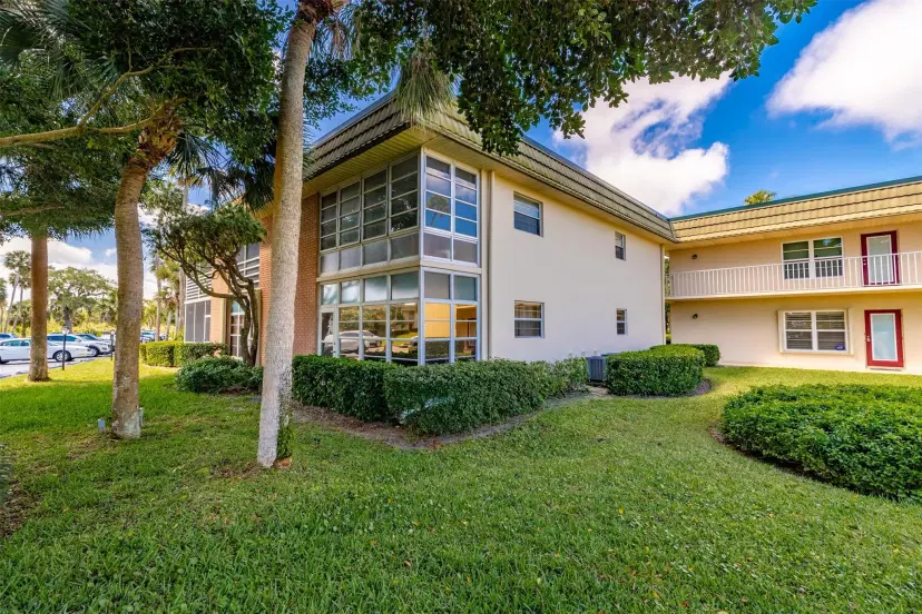Picture of 2 Vista Gardens Trl 203, Vero Beach FL 32962