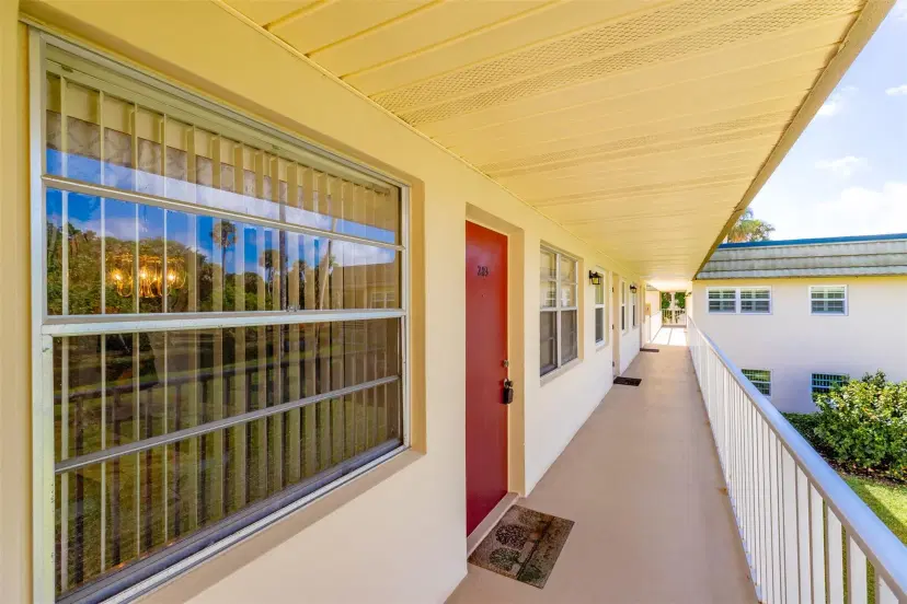 Picture of 2 Vista Gardens Trl 203, Vero Beach FL 32962