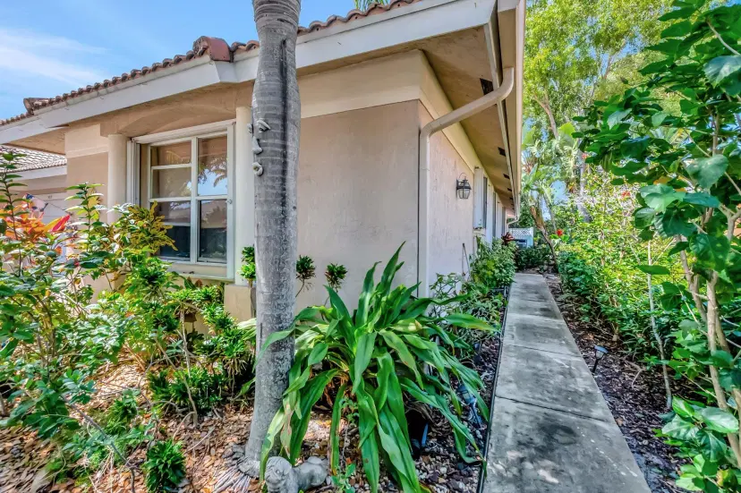 Picture of 336 W Coral Trace Circle, Delray Beach FL 33445