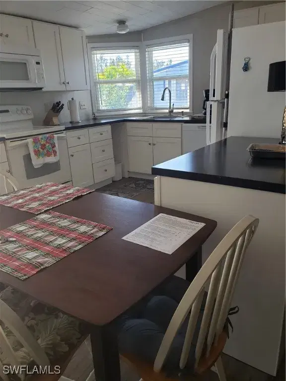 Picture of 7127 Ladyfish Dr, St. James City FL 33956