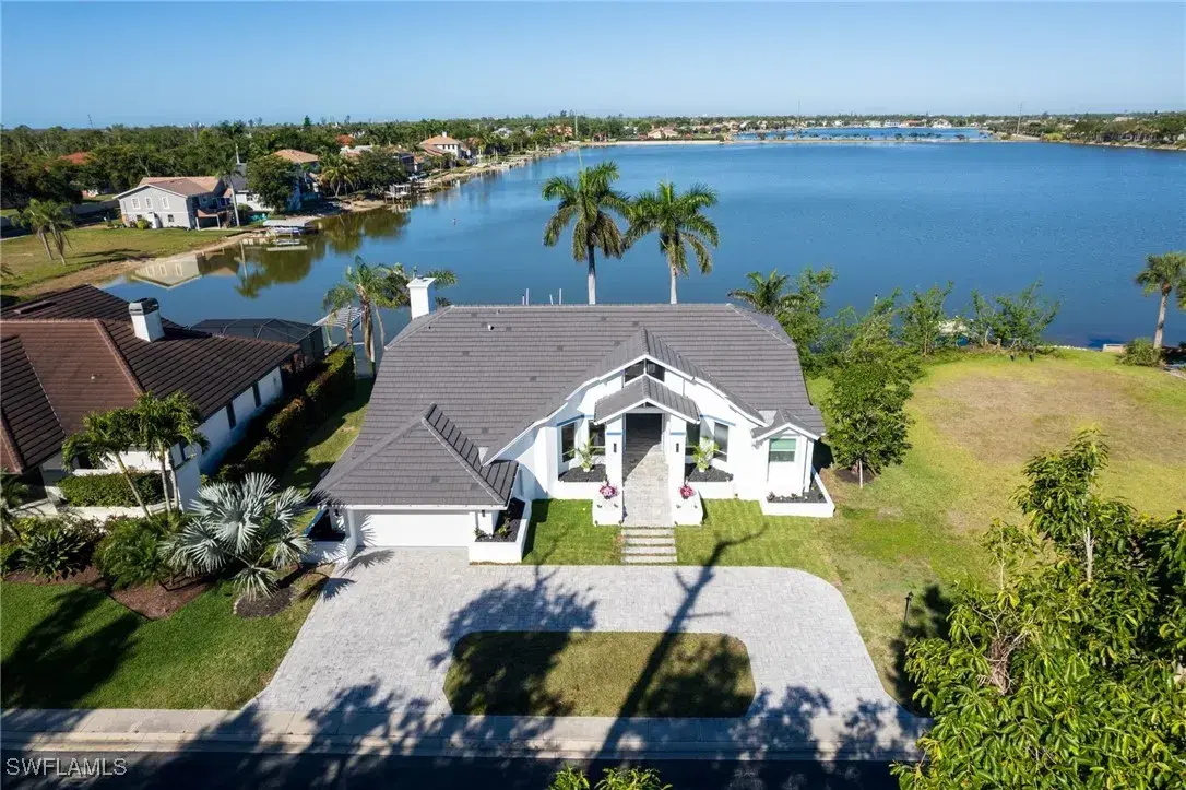 Picture of 5030 Harborage Dr, Fort Myers, FL 33908