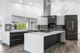 Picture of 5030 Harborage Dr, Fort Myers, FL 33908